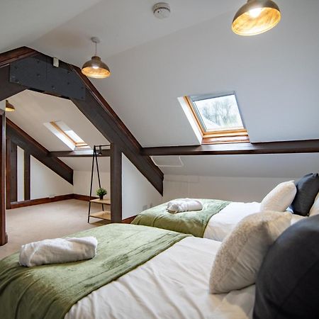 Madison House - Converted Church 5 Bed Pontypool Eksteriør billede